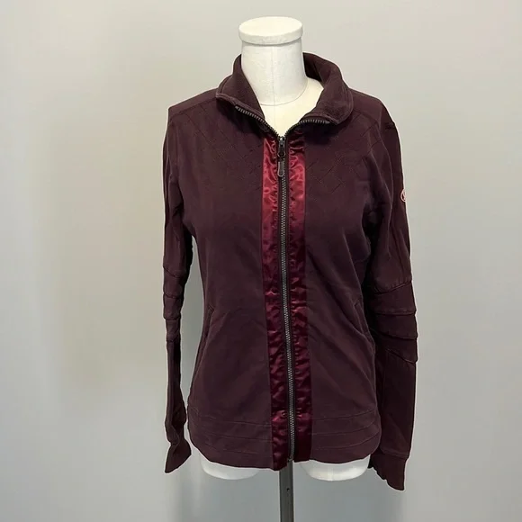 Lululemon Burgundy Zip up hoodie with pockets - Picture 2 of 12